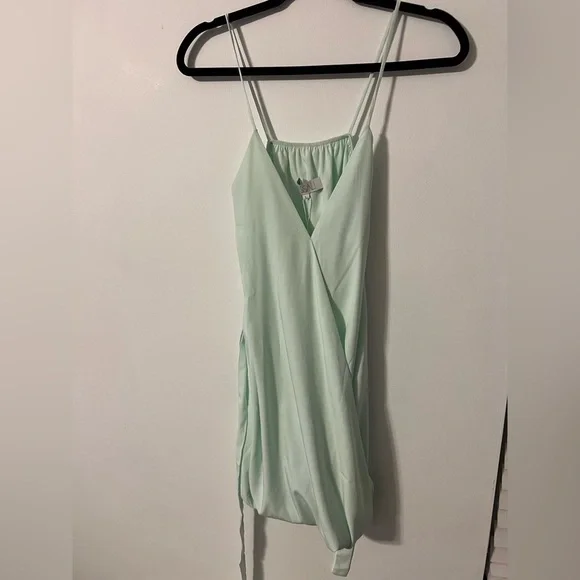 Assali Lavinia x REVOLVE Sleeveless Bow Mint Green V-Neck Mini Dress Large NWT - Picture 7 of 8